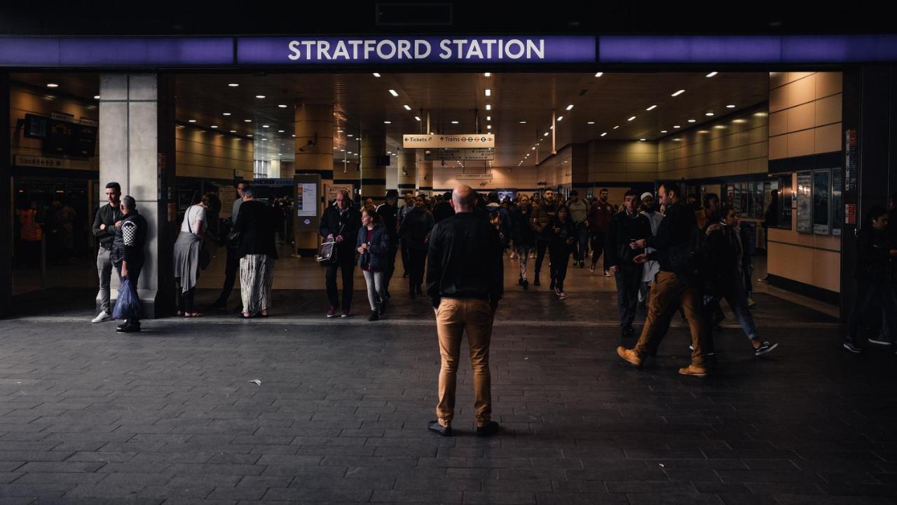 Lovely 2-Bed, Sleeps 6, Near Stratford Station & Abba Voyage, ロンドン エクステリア 写真