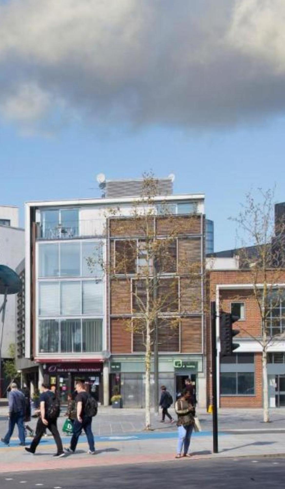 Lovely 2-Bed, Sleeps 6, Near Stratford Station & Abba Voyage, ロンドン エクステリア 写真